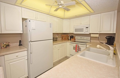 Englewood Condo | Seashells on the Beach