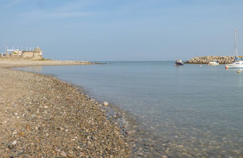 Rhos on Sea Apartment | SEASHELLS, pet friendly, country holiday cottage in Rhos-On-Sea
