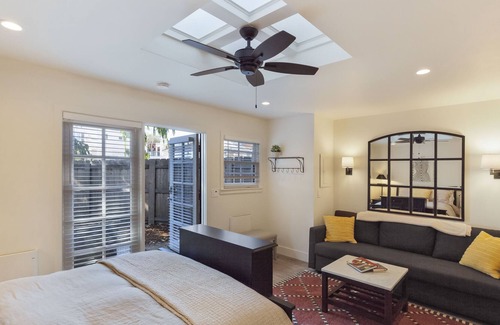 Del Mar Heights Apartment | Seashore Studio - close to restaurants and store, 8 minute walk to Del Mar beaches