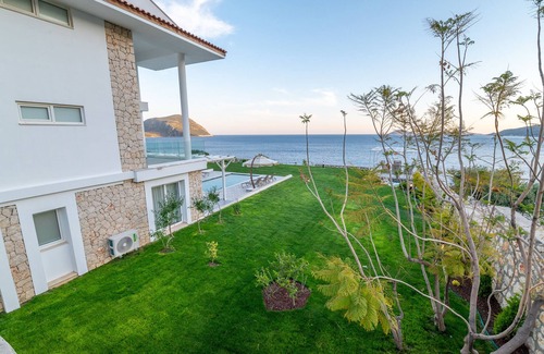 Fethiye City Center Villa | Seaside 4 Bedroom Villa Kalkan Elena Sarı