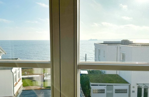 Sassnitz Apartment | Seaside Appartements, "black-white"