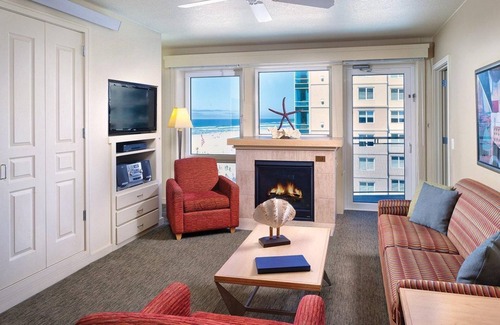 Seaside Resort | Seaside Beachfront Resort! 3 Bedroom. (Add Nights 5, 6 &7 only $50 each)
