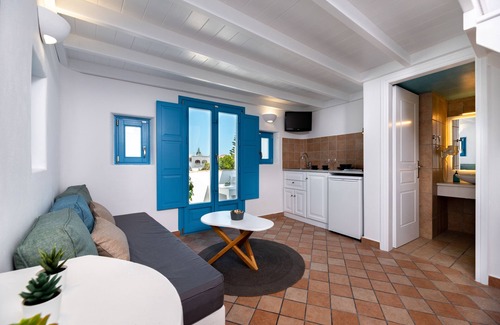 Kamari Hotel | Seaside Breeze