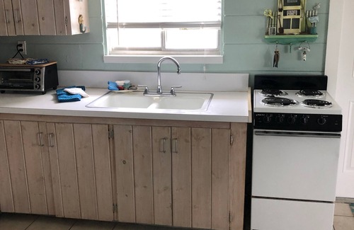 Englewood Cottage | Seaside Cottage- just steps from the beach on Manasota Key