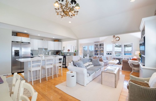 Madaket Cottage | Seaside cottage minutes to beach, sweeping views over pond & conservation land.
