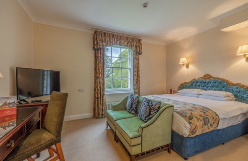 Nairn Hotel | Seaside Elegance Near Inverness—Golf, Castles & Comfort Await