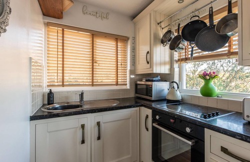Looe Apartment | Seaside escape overlooking beautiful looe bay
