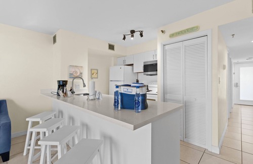 Tavernier Apartment | Seaside Escape: Relax and Recharge with Panoramic Views! 3 Spacious Suites