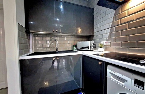 Cleethorpes Apartment | Seaside Escape - Sleeps 4 - Pets Ok - Free Parking