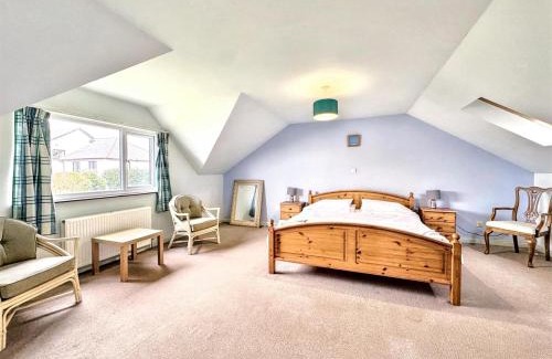 Porthleven House | Seaside Escape-Sleeps10-Family&PetFriendly-Balcony