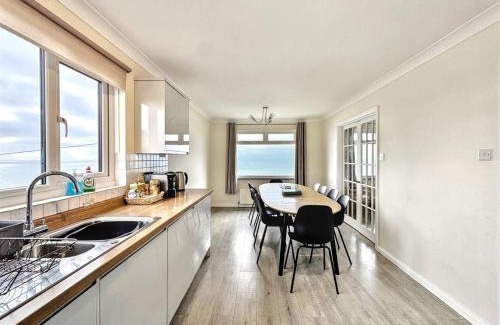 Porthleven House | Seaside Escape-Sleeps10-Family&PetFriendly-Balcony