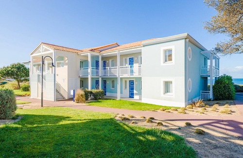 Chateau-d'Olonne Apartment | Seaside Flat w/Balcony