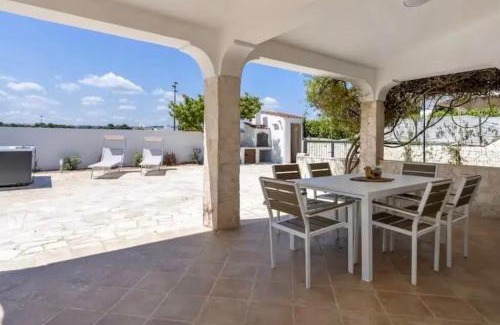 Villanova Villa | Seaside House - Exclusive Villa near the Beach with Jacuzzi - Ostuni