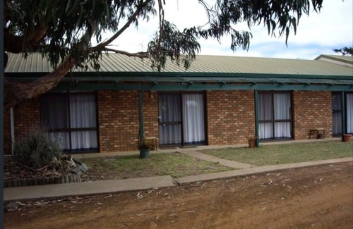 Kangaroo Island Apartment | Seaside Lodge in Esplanade in Buller St. Kingscote-Sale now-Cheapest in K.I.