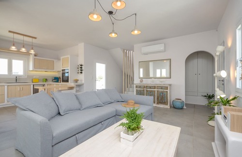 Plaka Villa | Seaside Naxos 2 Villas 7 Bedrooms/7 Bath Sleeps 18 @ Plaka Baech