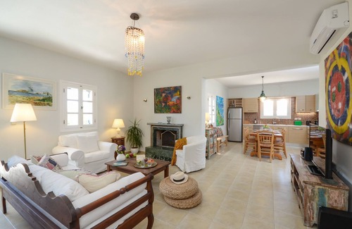 Plaka Villa | Seaside Naxos 2 Villas 7 Bedrooms/7 Bath Sleeps 18 @ Plaka Baech