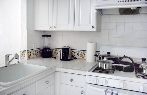Key Biscayne Apartment | Seaside Retreat! Spacious Suite w/Private Beach Access, Outdoor Pool, Parking