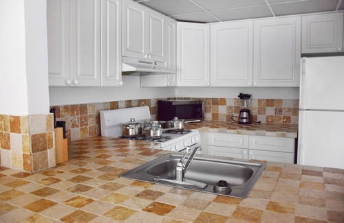 Key Biscayne Apartment | Seaside Retreat! Spacious Suite w/Private Beach Access, Outdoor Pool, Parking