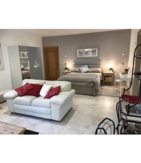 Fahan Apartment | Seaside Serenity Escape in Fahan