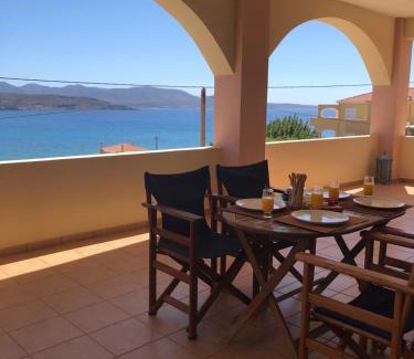 Papadhianika Apartment | Seaside Serenity