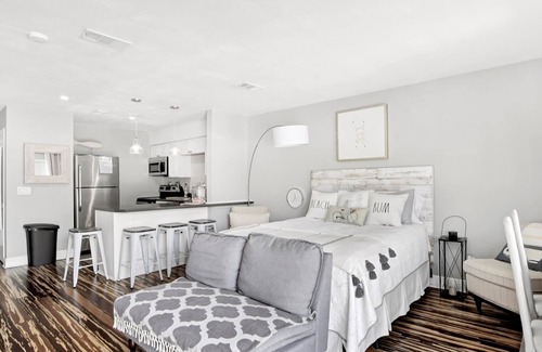 Destin Apartment | SeaSide Studio - 5 min walk to the beach!