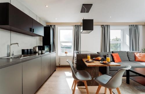 Torquay Apartment | Seaside Suite -Torquay Sleeps 3 - Free Parking