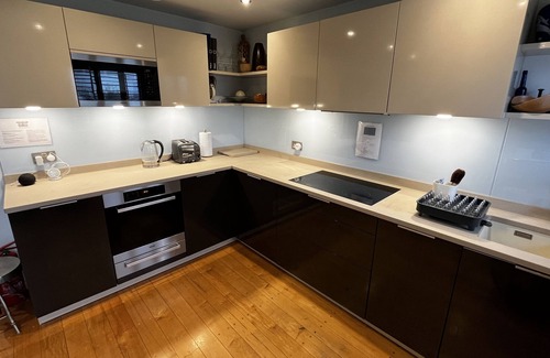 Shoreham-by-Sea House | Seaside Townhouse feat Sauna nr Brighton