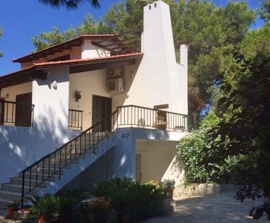 Chalcis Villa | Seaside Villa in Alikes, Chalkida