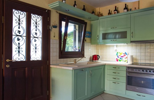 Nikita House | "Seasidelongo" Holiday houses less than a minute walk from the beach of Nikitι