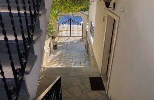 Nikita House | Seasidelongo Houses 1 min from the beach of Nikiti