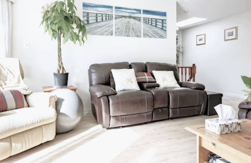 Riley Park-Little Mountain House | Season’s Touch-Spacious 4br/2ba/5beds/QE Park/Hillcrest Centre/Main/downtown