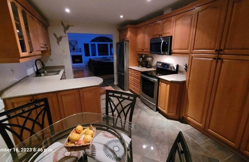 Collingwood House | Seasons by the Bay! Waterfront views!