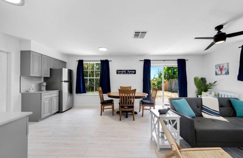 Naples Park Cottage | SeaTurtle Cottage unit 2