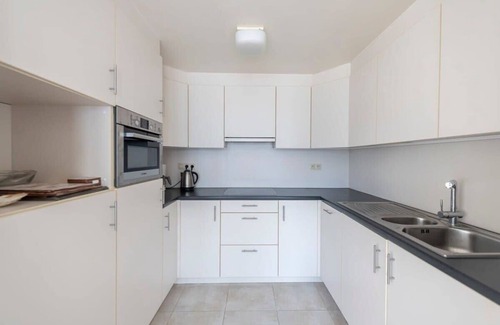 Ostend City Centre Apartment | Seaview Apartment on the Beach - Free Parking!