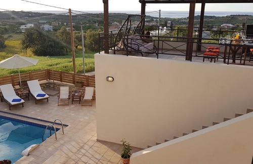 Houdetsi Villa | Seaview Villa with private pool and roof sitting area with bareque!