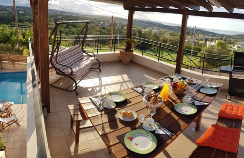 Houdetsi Villa | Seaview Villa with private pool and roof sitting area with bareque!