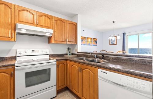 Old Orchard Beach Condo | SeaWatch Oceanfront, direct access to beach