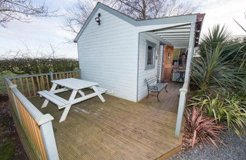Fridaythorpe Apartment | Seaways glamping, Cedar