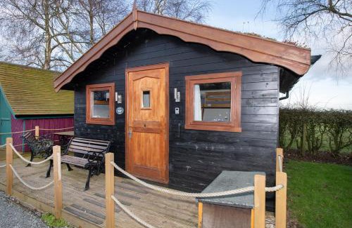 Fridaythorpe Apartment | Seaways glamping, Silverbirch