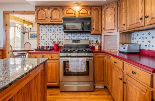 Standish House | Sebago Lake Retreat | Sleeps 10 | Lakefront Views