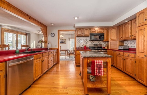 Standish House | Sebago Lake Retreat | Sleeps 10 | Lakefront Views