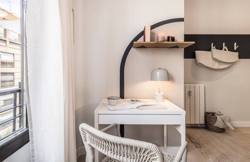 Chamberi Apartment | Sebastiano - 3 bedrooms and balcony in Almagro