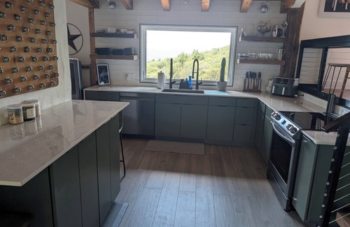 Woodstock House | Secluded 3BR w/Private Pool & Epic Views – 10 Mins to Woodstock