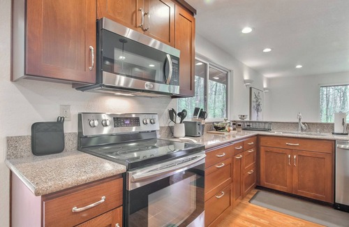 Union Hill-Novelty Hill House | Secluded 4b Home + 5ac of Serene Nature in Redmond