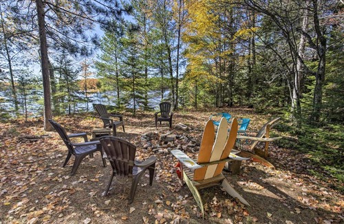 Land O Lakes House | Secluded 5-Acre Getaway with Dock on Black Oak Lake!