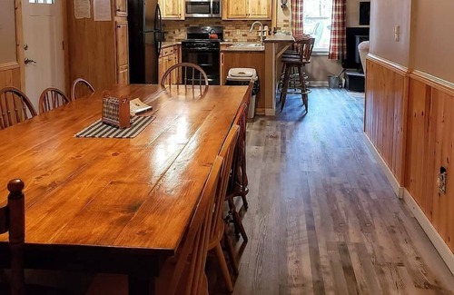 Sabinsville Cabin | Secluded, 5 bdrms, Sleeps 14. 2 bathrms, tub/showers. Big yards. Covered decks.