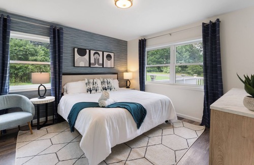 East Stroudsburg Villa | Secluded 5-Bed Poconos Oasis with Hot Tub