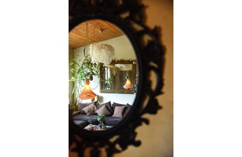 Simiane-la-Rotonde House | Secluded artist's house + indoor pool