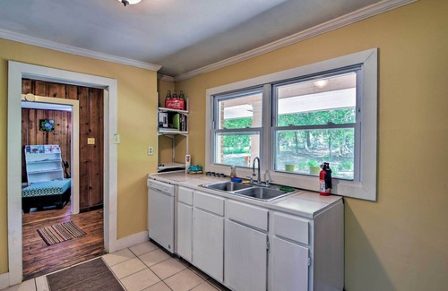 Clinton House | Secluded Baton Rouge Area Hideaway w/Lawn!