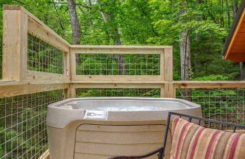 Sevierville House | Secluded Cabin in the Woods-Hot Tub-Quiet-Fireplace-Honeymoon